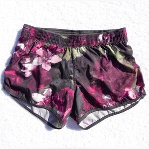 The North Face Active Flash Dry Shorts. Size: Small